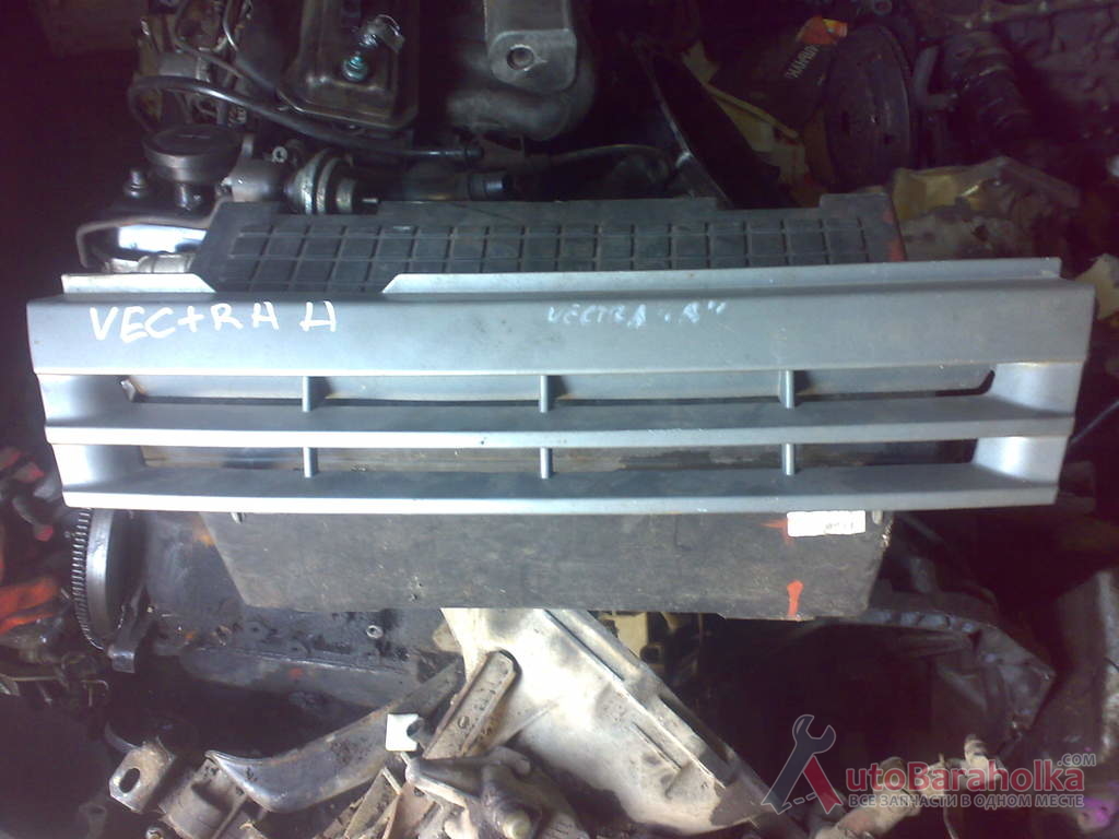 Продам оригинальную решетку радиатора на Opel Vectra A Луцьк
