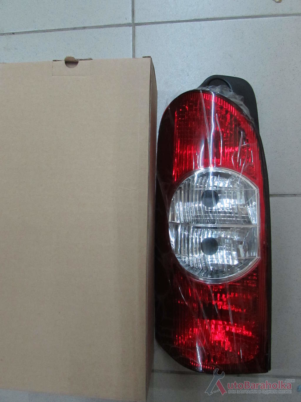 Продам фонарь задний левый/правый на Renault Master (03-09) - В наличии Ковель