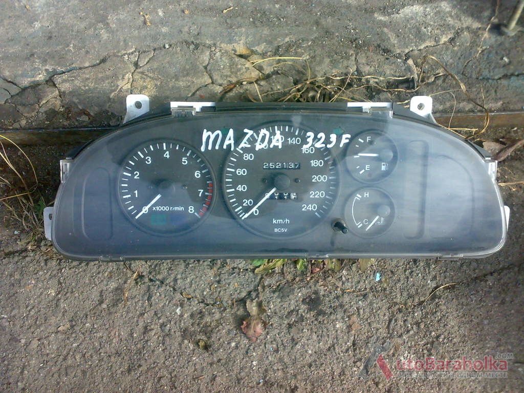 Продам Оригинальная приборная панель Mazda 323F Луцьк