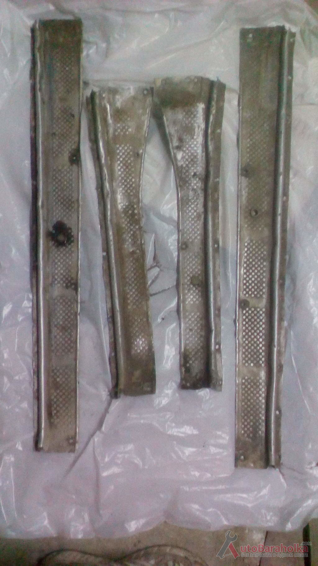 Продам На Газ-21 накладки порожки алюминиевьіе Киев