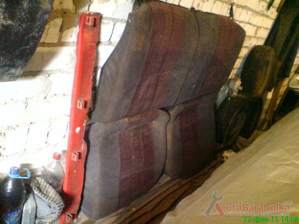 Продам Заднее сидение Рено-11 раскладное 2к1, в комплекте с вырезанным из кузова креплением Харьков
