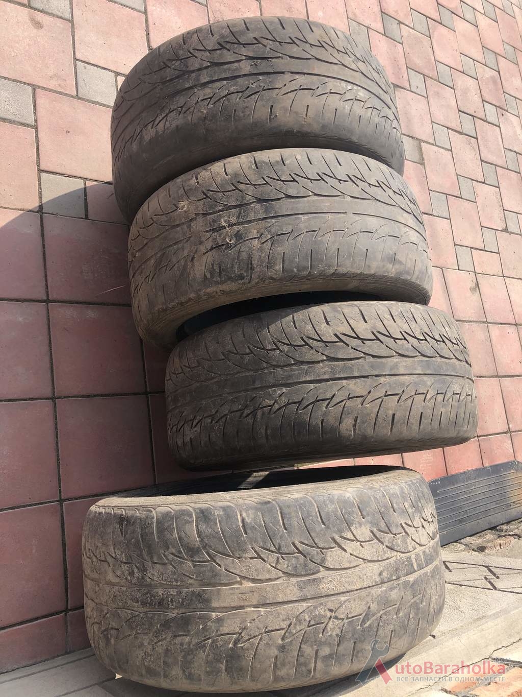 Продам Резина 285/45 R19 протектор как на фото ( без гуль и прорезов) возможна продажа по 2шт, цена за все Винница