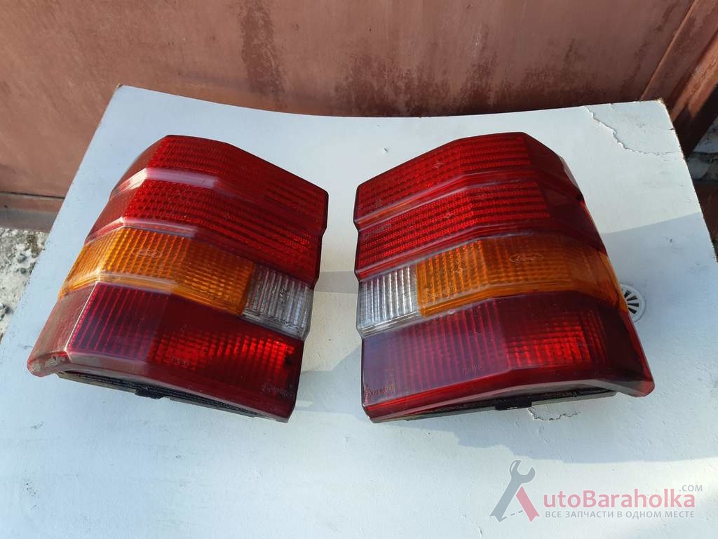 Фонари задние для Ford Escort 1983 кабриолет Продам Фонари задние для Ford Escort 1983 кабриолет Днепропетровск