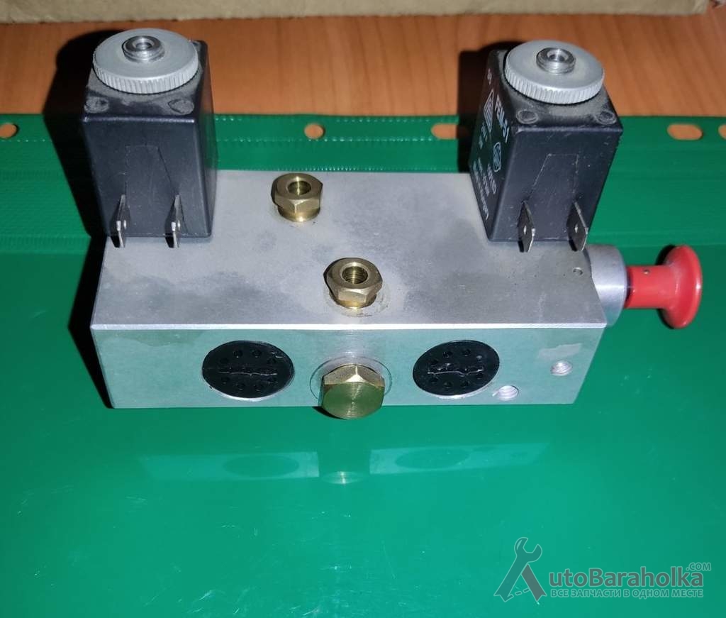 Продам Клапан открывания двери Икарус Кривой Рог