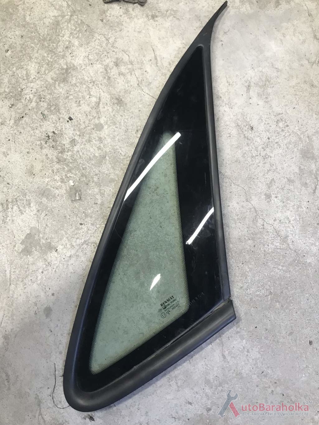 Продам Бу боковое cтекло в кузов заднее правое глухое Renault Laguna 1, лифтбек 7700823583, 7700821588 кировоград