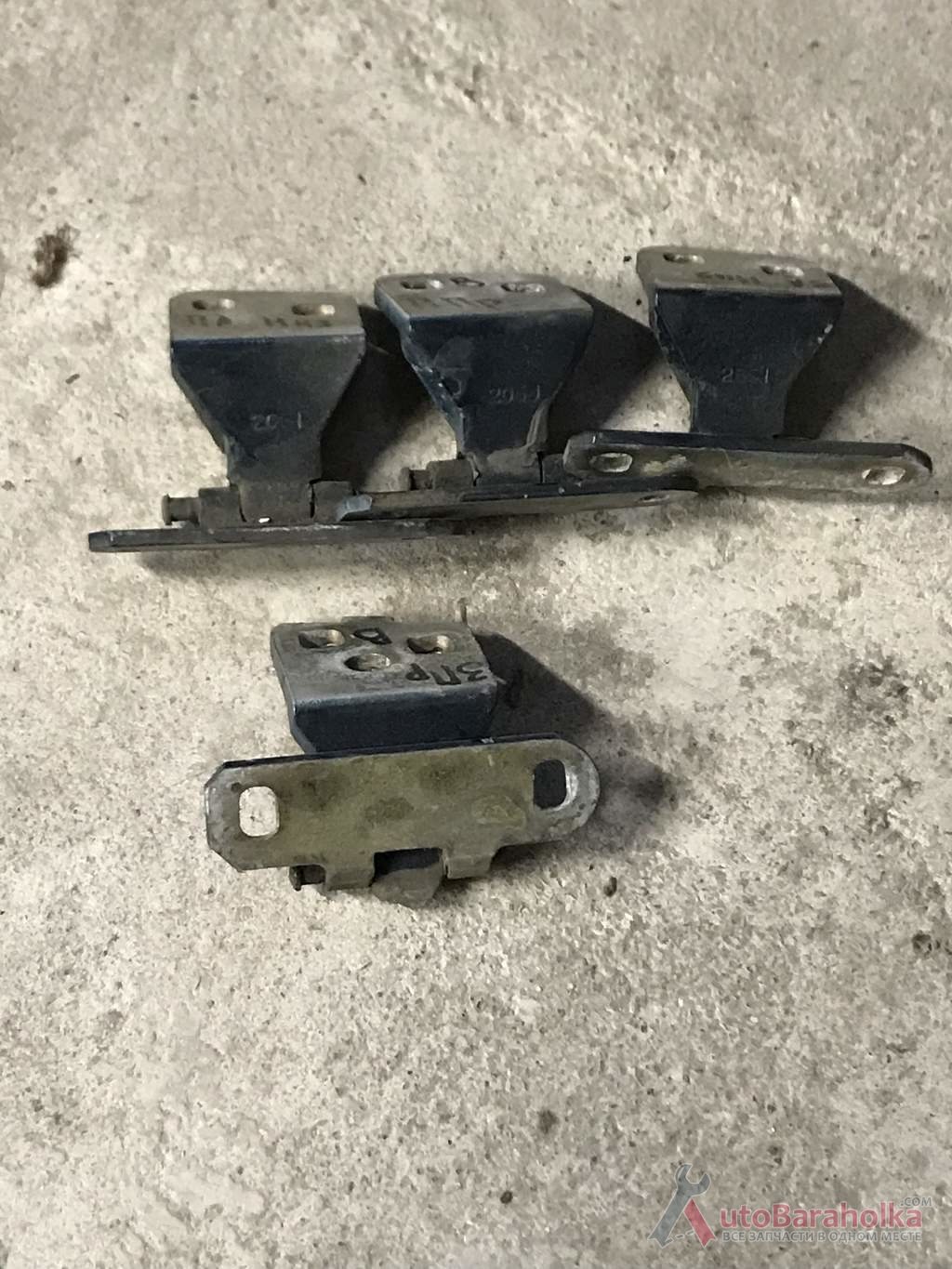 Бу петля двери левая низ, правая верх Renault Laguna 1, 8200014673 Продам Бу петля двери левая низ, правая верх Renault Laguna 1, 8200014673 кировоград