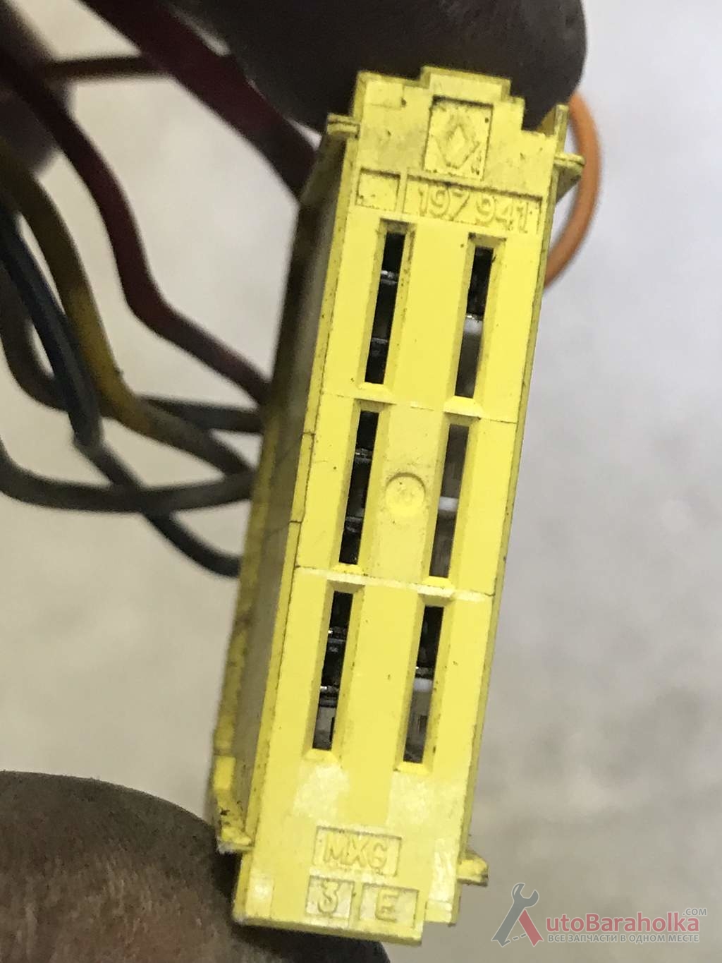 Продам Бу разъём фишка блока предохранителей Renault Laguna 1, 197941 кировоград