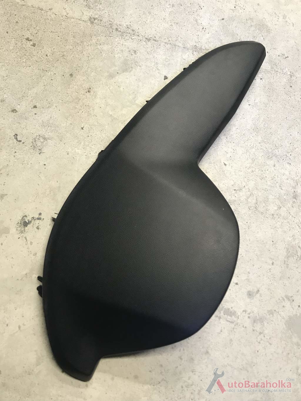 Продам Бу козырёк накладка панели приборов Kia Rio 3, 85835-4X000 кировоград