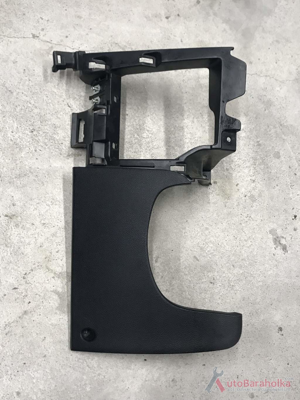 Продам Бу накладка торпедо под рулевой колонкой Kia Rio 3 84750-4Y000 кировоград