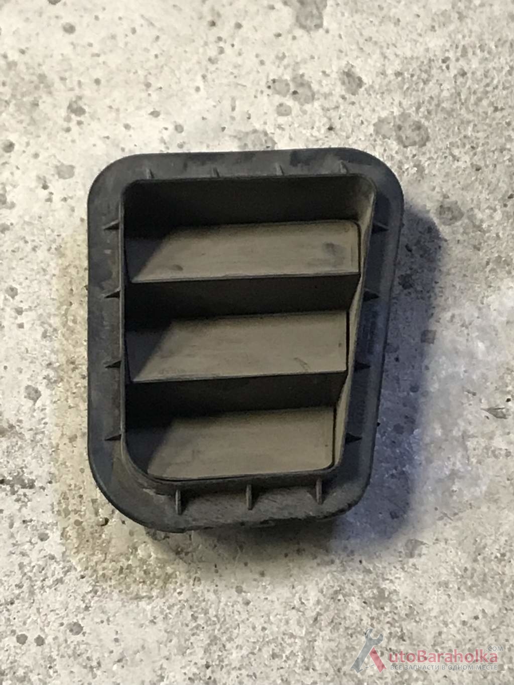 Продам Бу решетка вентиляции салона задняя правая Kia Rio 3, 97510-2F200 кировоград
